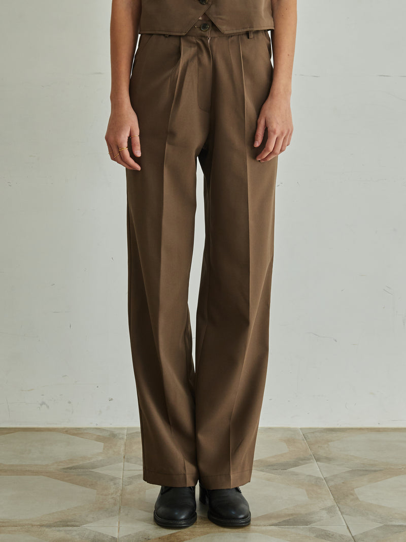 TMO BY 13MONTH（ティーエムオーバイサーティンマンス）BANDING SETUP SLACKS (BROWN)