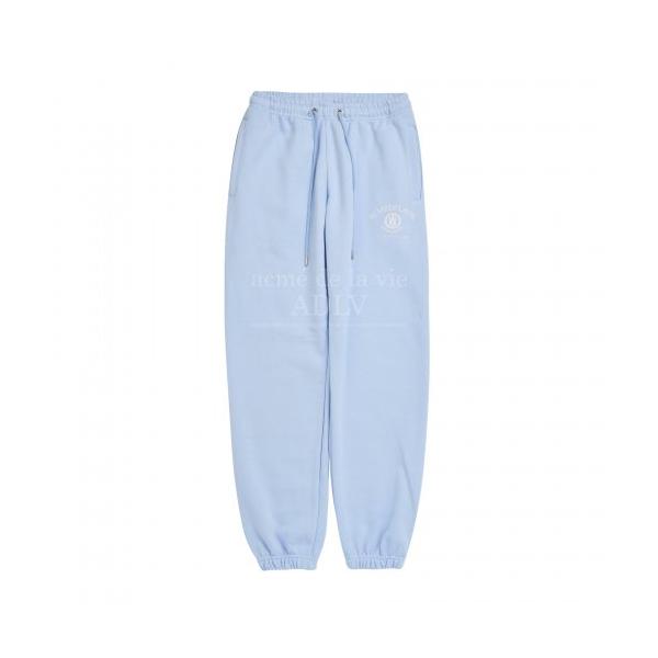 アクメドラビ(acme' de la vie)    LAUREL A LOGO EMBLEM BASIC SWEAT PANTS SKYBLUE