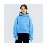 NCOVER（エンカバー） STAND BY TYPO CROP HOODIE-BLUE