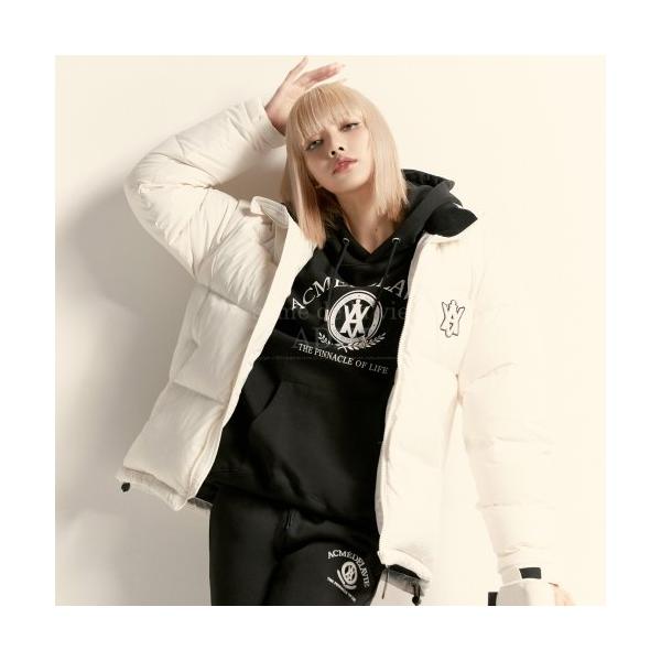 アクメドラビ(acme' de la vie)    A LOGO EMBLEM PATCH SHORT PUFFER DOWN JACKET IVORY
