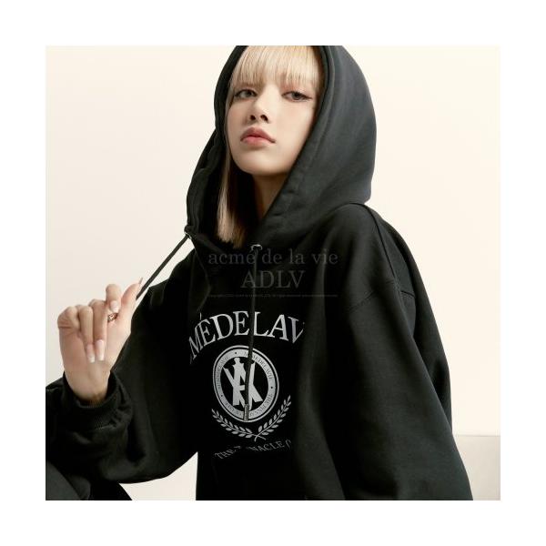 アクメドラビ(acme' de la vie)    LAUREL A LOGO EMBLEM HOODIE BLACK
