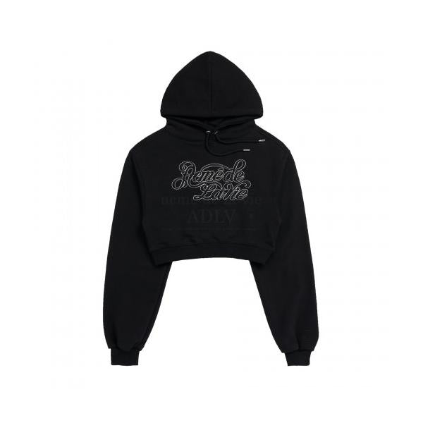アクメドラビ(acme' de la vie)    CURLY LOGO EMBOSS EMBROIDERY CROP TOP HOODIE BLACK